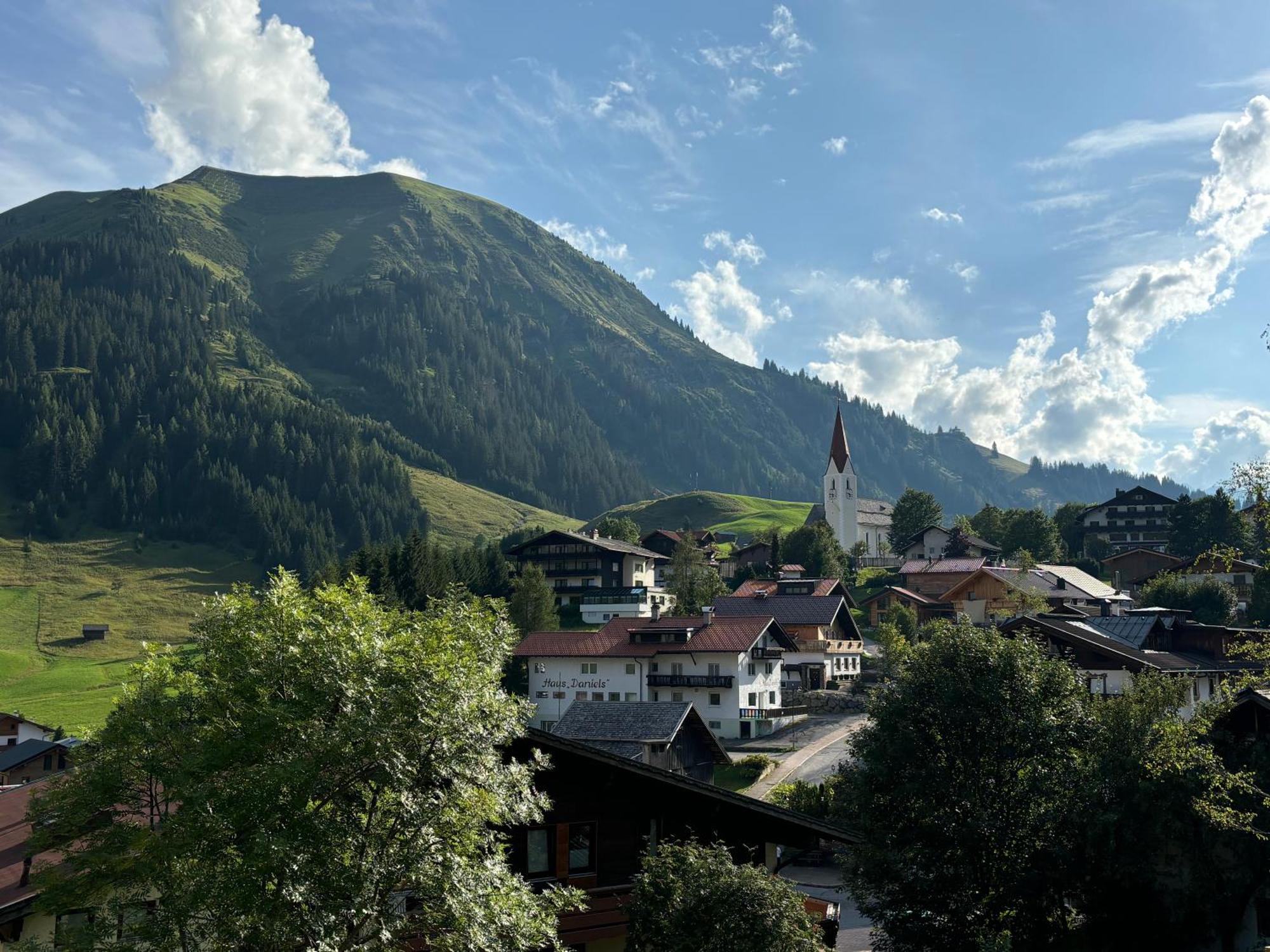 Berwang Chalets - Enzian Exterior photo